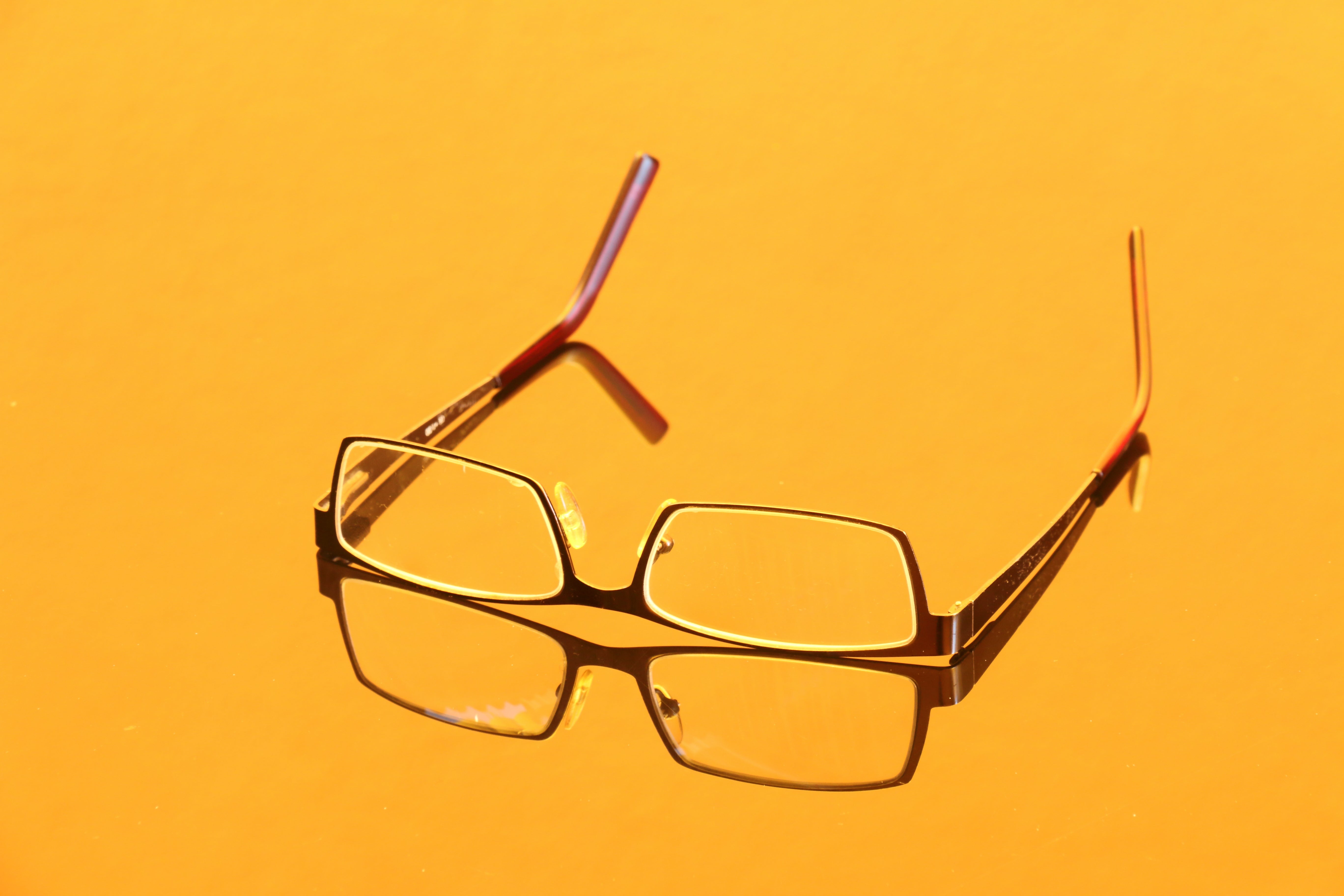 Matching Your Eyewear to Your Wardrobe: Tips from Fashion Experts